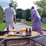 Insolites A - Les Roulottes A Riezes Chimay