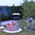 Landsted Insolites A - Les Roulottes A Riezes *