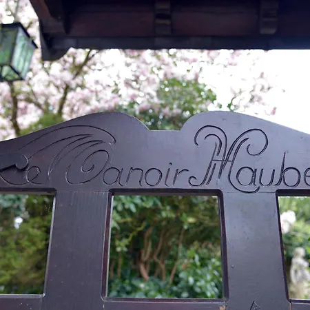 Insolites A - Roulottes Et Manoir - Roulotte Colibri *