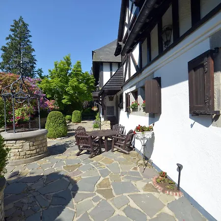 Insolites A - Roulottes Et Manoir - Roulotte Colibri *