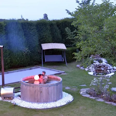 Landhaus Insolites A Chimay - Les Roulottes A Riezes *