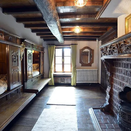 Insolites A Chimay - Gite Et Chambres D'Hotes - Roulottes Lantställe