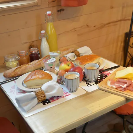 Insolites A Chimay - Gite Et Chambres D'Hotes - Roulottes Chimay