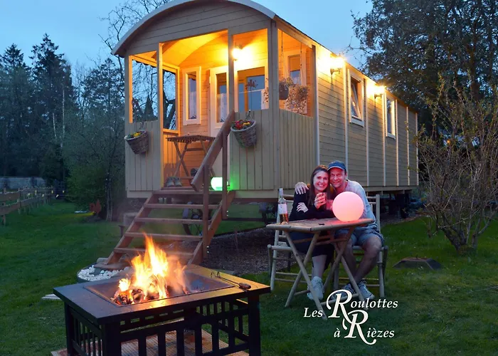 Insolites A Chimay - Les Roulottes A Riezes