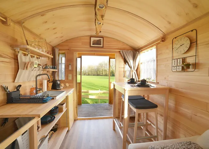 Landhaus Insolites A Chimay - Les Roulottes A Riezes