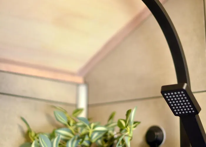 Landhaus Insolites A Chimay - Les Roulottes A Riezes