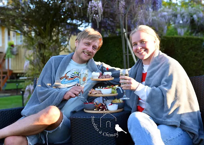 Landhaus Insolites A Chimay - Les Roulottes A Riezes Chimay