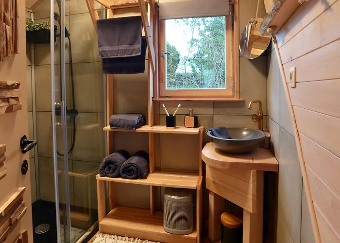 Insolites A Chimay - Les Roulottes A Riezes