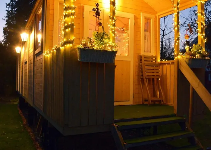 Insolites A Chimay - Les Roulottes A Riezes * Chimay